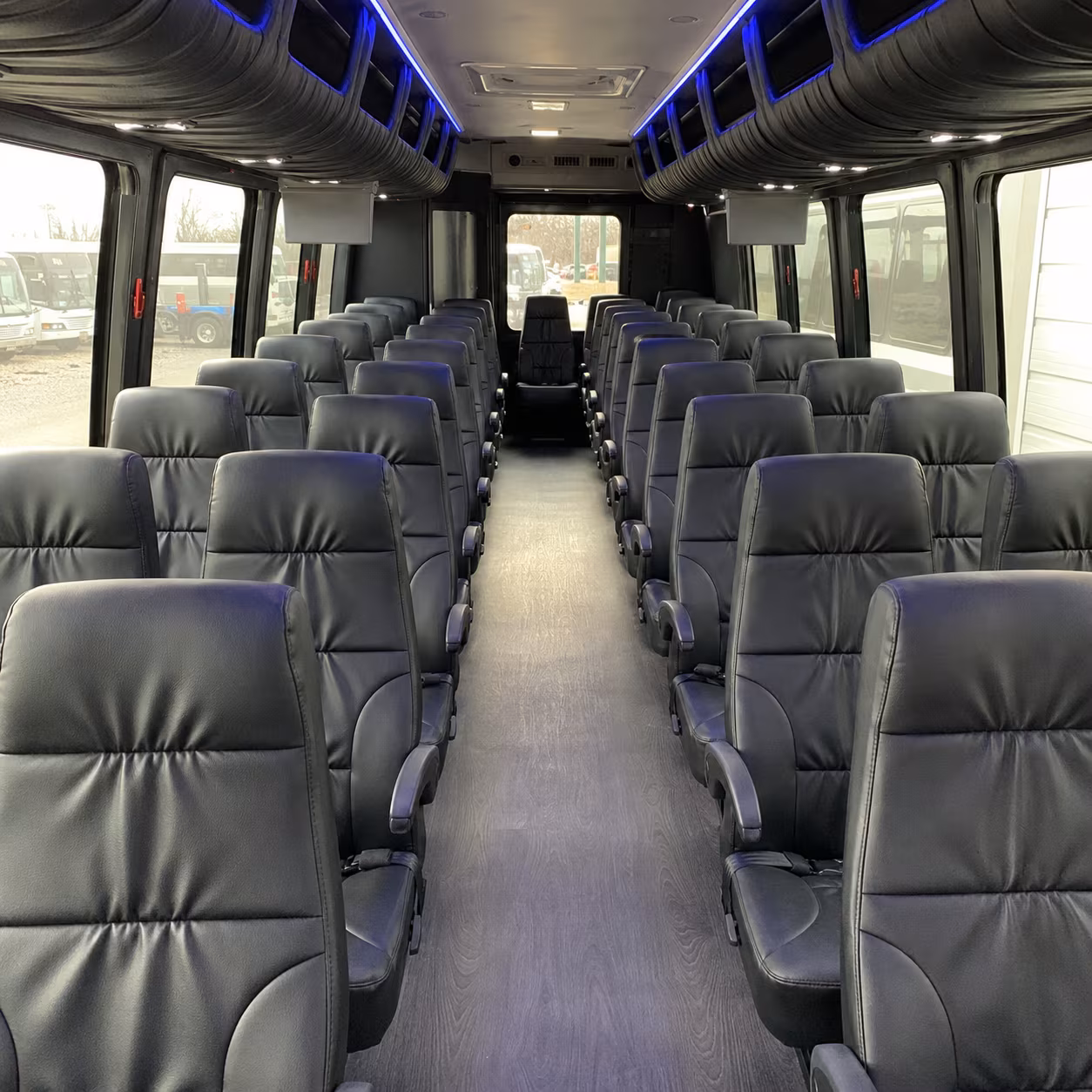 book the perfect ride for your next airport transfer 1
