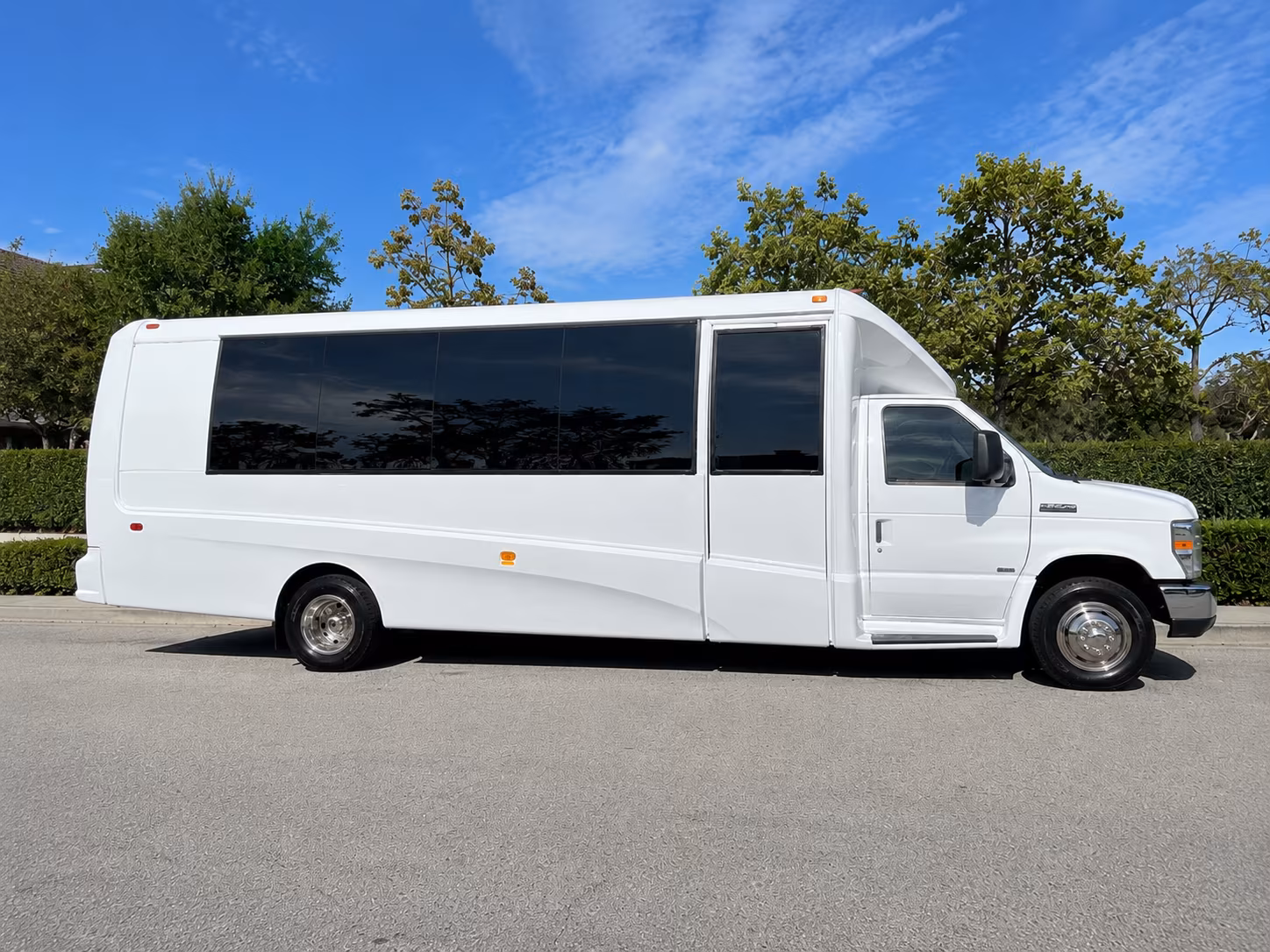book the perfect ride for your next field trip 1
