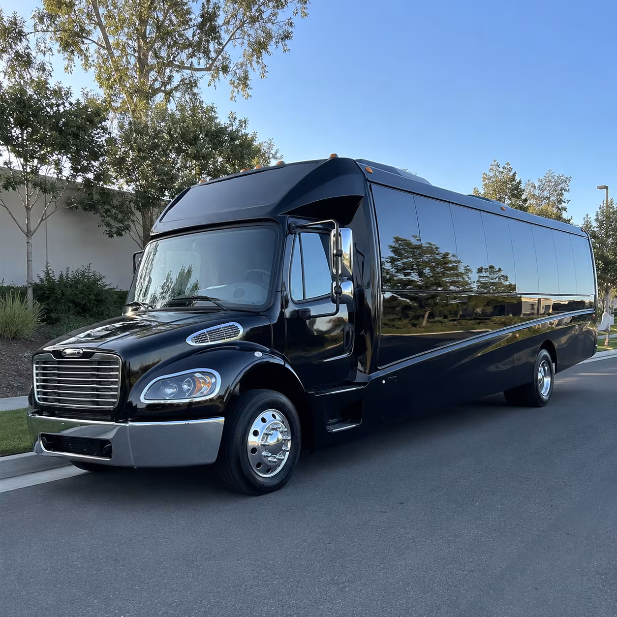 omaha 35 passenger minibus