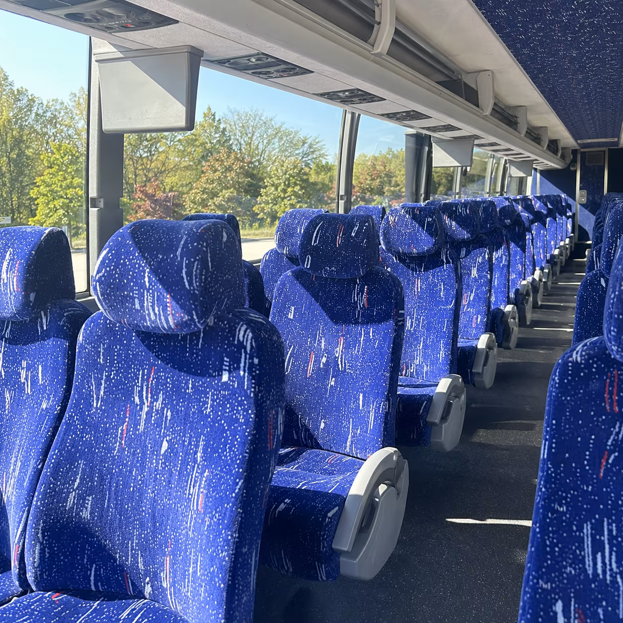 omaha henry doorly zoo charter bus rental