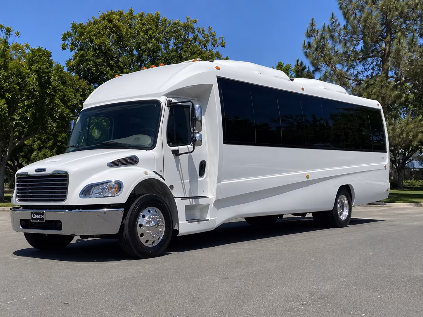 sweet 16 and quinceanera party buses rolling through omaha